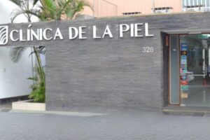 CLÍNICA DE LA PIEL
