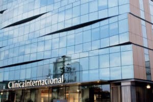 Mejores Clínicas en Los Olivos, Lima: Guía de Salud de Confianza